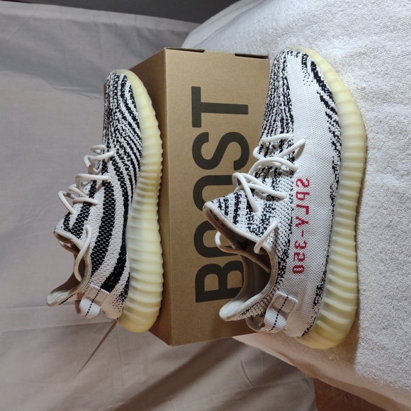 Adidas / Kanye Yeezy Boost 350 V2 Sneakers - WH/BK - Size 10.5 - Picture 5 of 17
